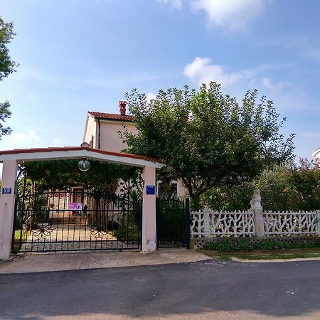 Apartment Gracijana Porec Bagian luar foto