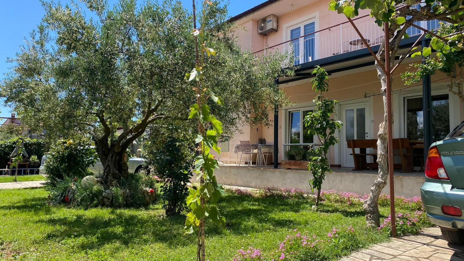 Apartment Gracijana Porec Bagian luar foto